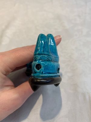 A Chinese turquoise-glazed brush rest and a Fahau vase, 18/19th C. — 照片 11