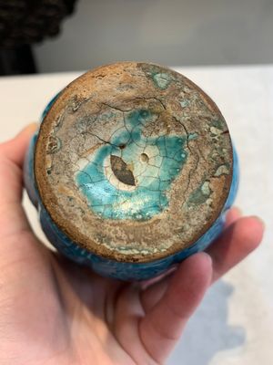 A Chinese turquoise-glazed brush rest and a Fahau vase, 18/19th C. — 照片 7