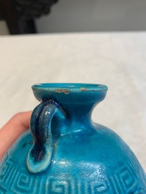 A Chinese turquoise-glazed brush rest and a Fahau vase, 18/19th C. — 照片 9
