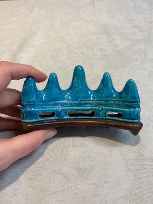 A Chinese turquoise-glazed brush rest and a Fahau vase, 18/19th C. — 照片 10