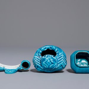 A Chinese turquoise-glazed brush rest and two small brushwashers, Kangxi — photo 6
