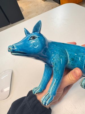 A Chinese turquoise-glazed model of a dog, Qianlong mark, 19th C. — photo 7