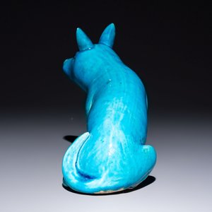 A Chinese turquoise-glazed model of a dog, Qianlong mark, 19th C. — photo 3
