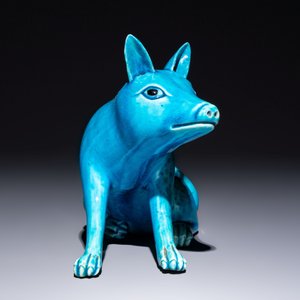 A Chinese turquoise-glazed model of a dog, Qianlong mark, 19th C. — photo 5