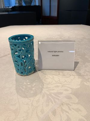 A Chinese turquoise-glazed reticulated brush pot, 18th C. — photo 1