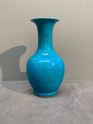 A Chinese turquoise-glazed vase, 18/19th C. — photo 3