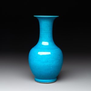 A Chinese turquoise-glazed vase, 18/19th C. — photo 3
