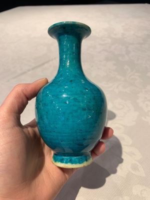 A Chinese turquoise-glazed vase, 18th C. — photo 5