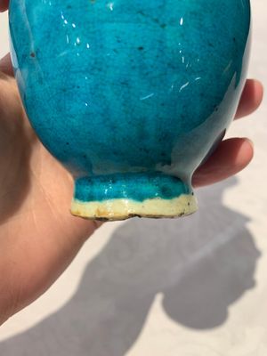 A Chinese turquoise-glazed vase, 18th C. — photo 8