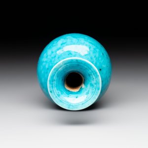 A Chinese turquoise-glazed vase, 18th C. — photo 3