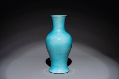 A Chinese turquoise-glazed vase, 19th C.