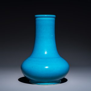 A Chinese turquoise-glazed vase — photo 4