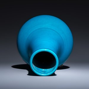 A Chinese turquoise-glazed vase — photo 6