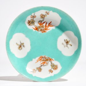 A Chinese turquoise-ground cup and saucer, Qianlong — 照片 2