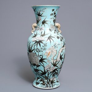 A Chinese turquoise ground Dayazhai-style dragon vase, 19th C. — 照片 1