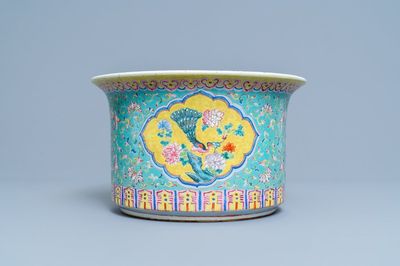 A Chinese turquoise-ground famille rose jardinière, 19th C.