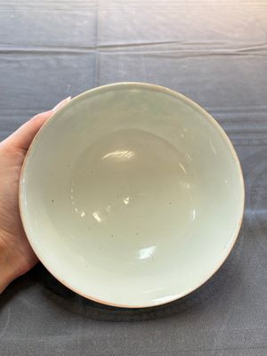 A Chinese turquoise-ground grisaille-decorated Dayazhai-style bowl and a libation cup, Yong Qing Chang Chun 永慶長春 mark, 19th C. — 照片 11