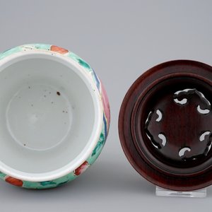 A Chinese turquoise ground "Straits" jar and jade-finial cover for the Indonesian market, 19th C. — 照片 6