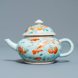 A Chinese turquoise-ground teapot and cover for the Straits or Peranakan market, 19th C. — 照片 2