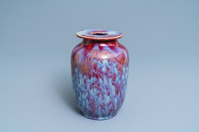A Chinese two-colour flambé-glazed vase, 18/19th C.