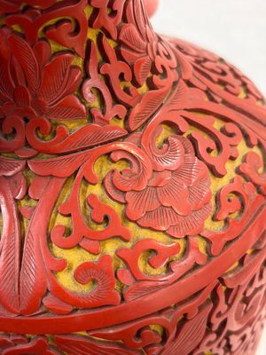 A Chinese two-colour lacquer 'Goldfish' vase, Republic — photo 6