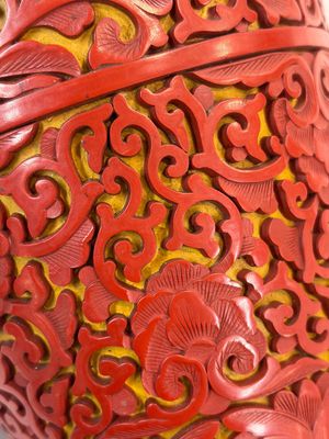 A Chinese two-colour lacquer 'Goldfish' vase, Republic — photo 7