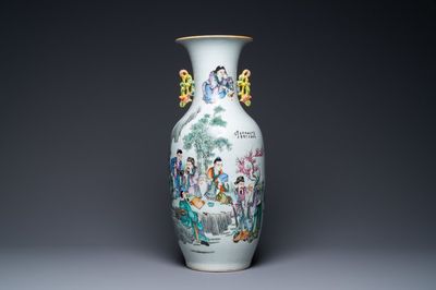 A Chinese two-sided qianjiang cai and famille rose vase, 19/20th C.