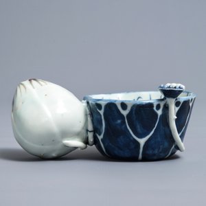 A Chinese underglaze blue and copper-red 'crab and lotus' water dropper, Kangxi — photo 4