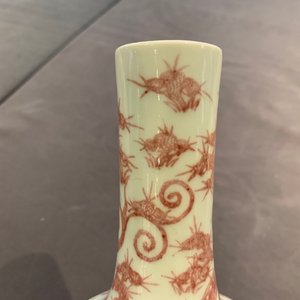 A Chinese underglaze red bottle-shaped 'dragon' vase, 19/20th C. — photo 20