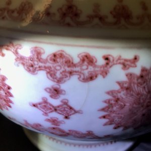 A Chinese underglaze red 'lotus' vase with elephant handles, Qianlong — 照片 7
