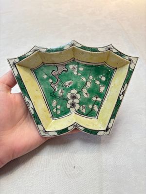 A Chinese verte biscuit 12-piece 'plum blossoms' sweetmeat set in a case, Kangxi — 照片 14