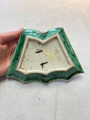 A Chinese verte biscuit 12-piece 'plum blossoms' sweetmeat set in a case, Kangxi — 照片 15
