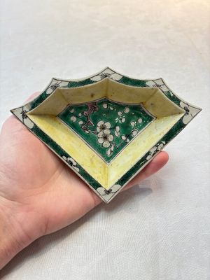 A Chinese verte biscuit 12-piece 'plum blossoms' sweetmeat set in a case, Kangxi — 照片 18