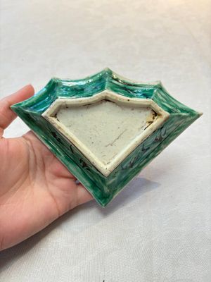 A Chinese verte biscuit 12-piece 'plum blossoms' sweetmeat set in a case, Kangxi — 照片 19