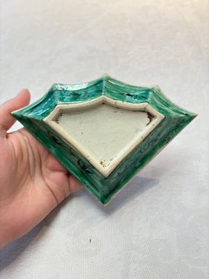 A Chinese verte biscuit 12-piece 'plum blossoms' sweetmeat set in a case, Kangxi — 照片 23