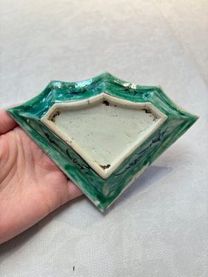 A Chinese verte biscuit 12-piece 'plum blossoms' sweetmeat set in a case, Kangxi — 照片 25