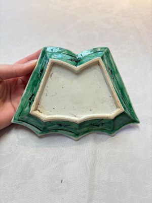 A Chinese verte biscuit 12-piece 'plum blossoms' sweetmeat set in a case, Kangxi — 照片 5