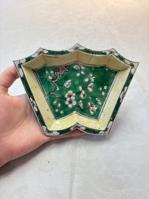 A Chinese verte biscuit 12-piece 'plum blossoms' sweetmeat set in a case, Kangxi — 照片 6