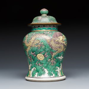A Chinese verte biscuit 'Dragon' vase and cover — photo 5