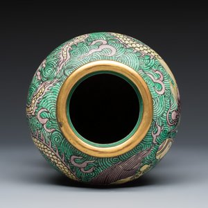 A Chinese verte biscuit 'Dragon' vase and cover — photo 6