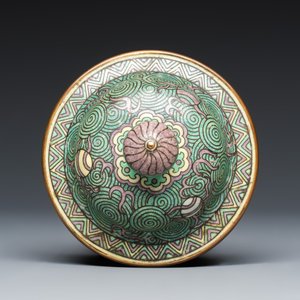 A Chinese verte biscuit 'Dragon' vase and cover — photo 8