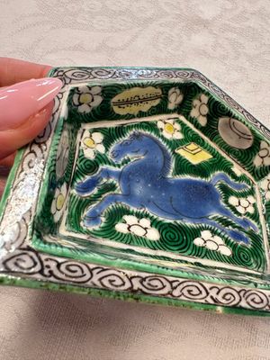 A Chinese verte biscuit eight-piece sweetmeat set with flying horses, 19th C. — photo 21