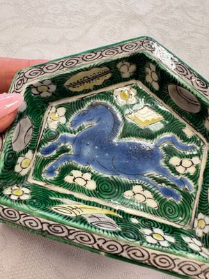 A Chinese verte biscuit eight-piece sweetmeat set with flying horses, 19th C. — photo 22