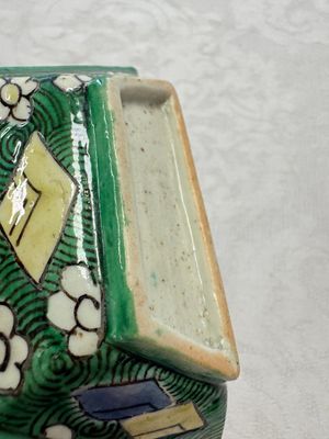 A Chinese verte biscuit eight-piece sweetmeat set with flying horses, 19th C. — photo 39