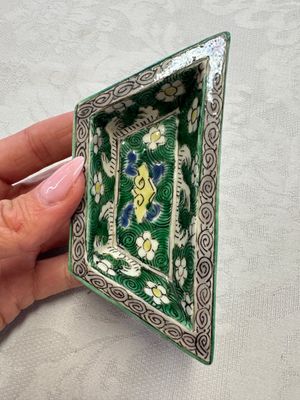 A Chinese verte biscuit eight-piece sweetmeat set with flying horses, 19th C. — photo 41