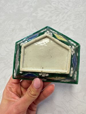 A Chinese verte biscuit eight-piece sweetmeat set with flying horses, 19th C. — photo 50