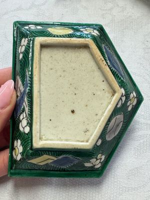 A Chinese verte biscuit eight-piece sweetmeat set with flying horses, 19th C. — photo 5