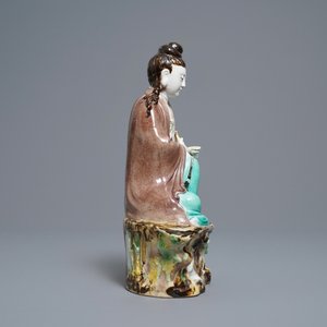 A Chinese verte biscuit figure of Buddha seated on a rock, seal mark, Republic — 照片 3
