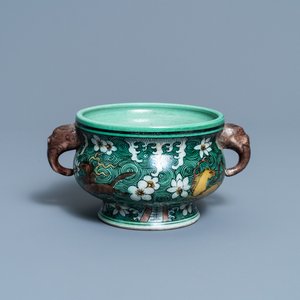 A Chinese verte biscuit 'flaming horses' censer, Jiajing mark, 18/19th C. — 照片 1