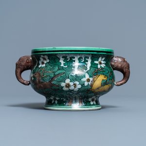 A Chinese verte biscuit 'flaming horses' censer, Jiajing mark, 18/19th C. — 照片 4